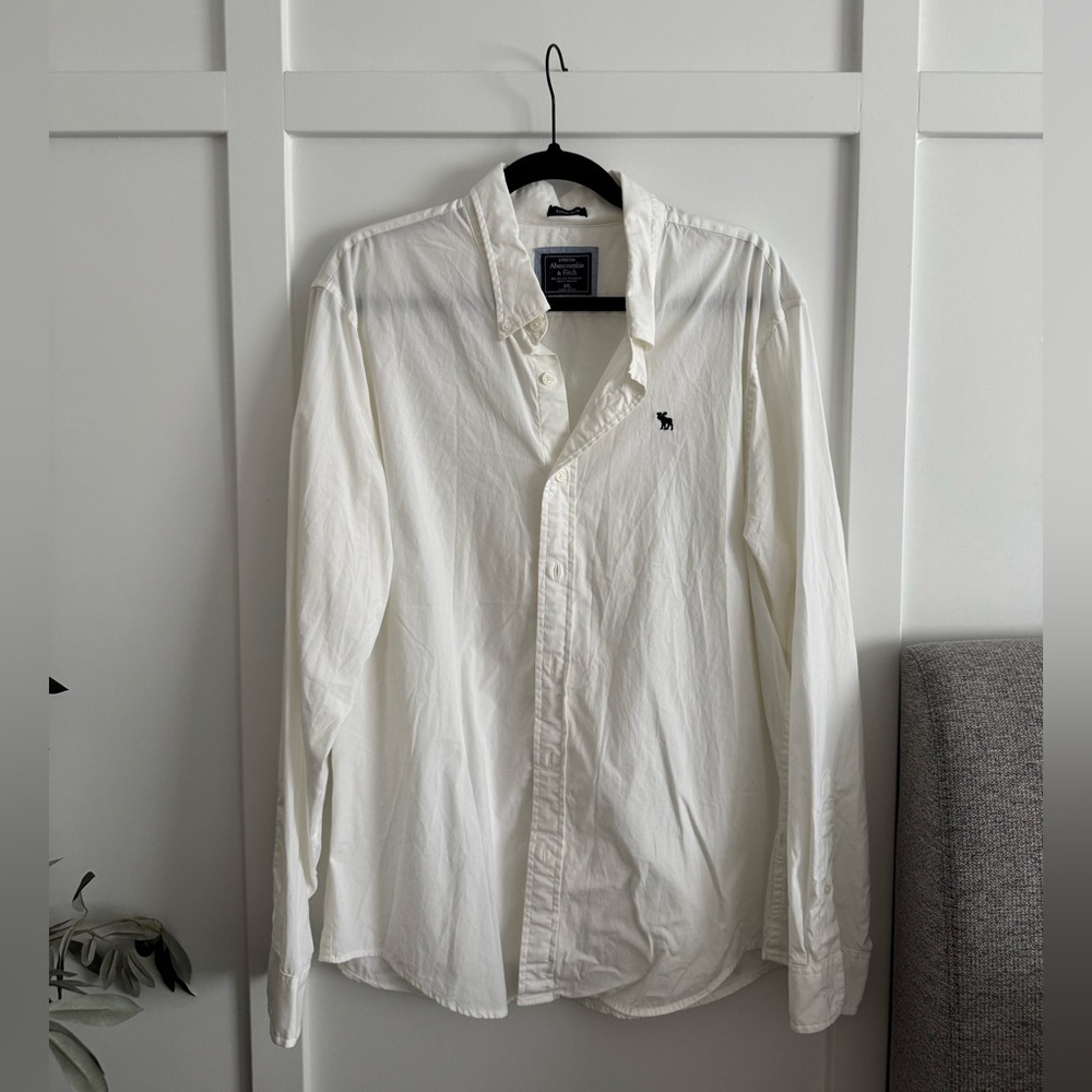Classic White Abercrombie Men's Dress Shirt